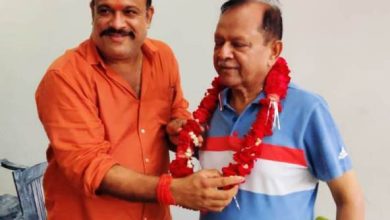 Photo of रामगंज टाउन में भाजपा का परचम लहराने के बाद पूर्व मंत्री का आशीर्वाद लेने पहुंचे ‘राकेश सिंह’