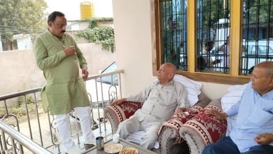 Photo of शोक व्यक्त करने बीबीपुर पहुंचे पूर्व कैबिनेट मंत्री
