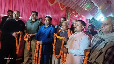 Photo of सादगी से संपन्न हुआ विवाह:  संजय मिश्र के साथ कोतवाल अर्जुन सिंह ने की बरात की अगुवाई