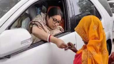 Photo of केंद्रीय मंत्री स्मृति ईरानी ने नई हवेली दुल्हन को दी मुहं दिखाई