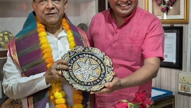 Photo of सम्मानित किये गए पूर्व कैबिनेट मंत्री राजेंद्र प्रताप सिंह