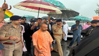 Photo of हाथरस सत्संग हादसा के घटना स्थल पर पहुंचे सीएम योगी, जाने ऐसे हुआ था बड़ा हादसा