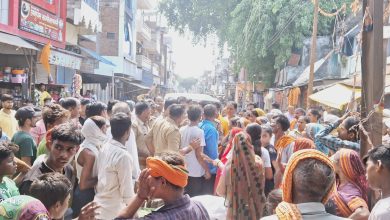Photo of पट्टी : युवक का शव रख परिजनों ने किया प्रदर्शन