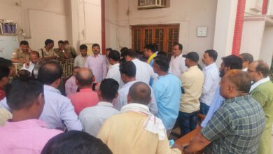 Photo of पूर्व कैबिनेट मंत्री मोती सिंह के जनता दरबार में उमड़ा जनसैलाब