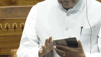 Photo of बेल्हा चिलबिला रेलवे स्टेशन पर ट्रेनों के ठहराव की मांग, सांसद एसपी सिंह पटेल ने उठाया मुद्दा