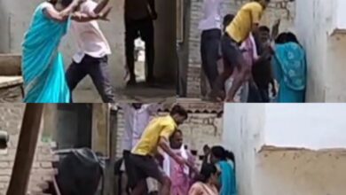 Photo of प्रतापगढ़: दलित महिला के साथ मारपीट, दबंग सपा नेता पर ज़मीन कब्जे का आरोप