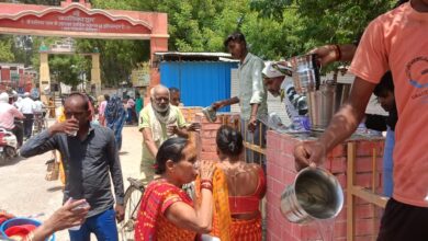Photo of कहीं शरबत तो कहीं प्रसाद: पहले सोमवार को दिखी सेवा और भक्ति की मिसाल
