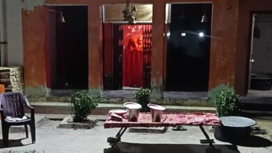 Photo of नगर पंचायत पट्टी के वार्ड नंबर तीन स्थित मंदिर के समीप गंदगी, परेशान वार्ड वासियों के खोला मोर्चा