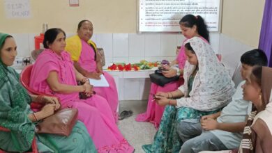 Photo of स्वास्थ्य मेले में 55 मरीजों का इलाज, दो गर्भवती महिलाएं भी शामिल