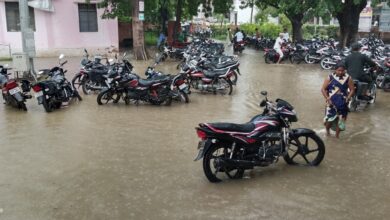 Photo of पट्टी CHC में जलभराव से मचा हाहाकार, अधीक्षक डॉ. अखिलेश जायसवाल मौन