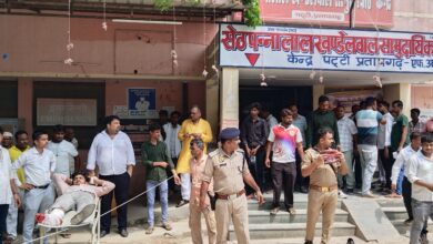 Photo of पट्टी में खूनी खेल: एसपी का भरोसा टूटा, कोतवाली के बगल खुलेआम गोलियां चलीं, तीन घायल