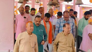 Photo of सावन की हरियाली तीज पर पूर्व मंत्री मोती सिंह ने बाबा बेलखरनाथ धाम में की पूजा अर्चना